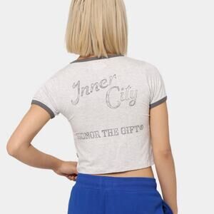 NWT REVOLVE Honor the Gift M Cropped Inner City Pockets Tee Shirt